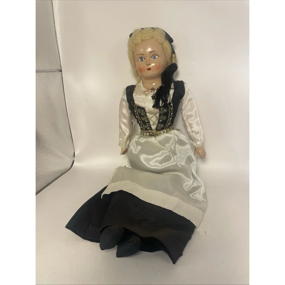Vintage Croatian Folk Doll/joann/ Iceland 16